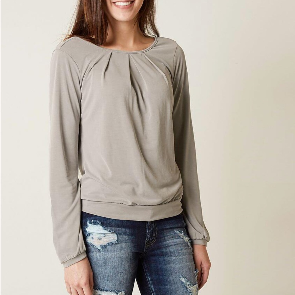 NWT. Red by BKE Long sleeve scoop neck top.